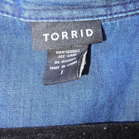 Torrid Size 1X Chambray Button Up Shirt Long Sleeve Lightweight Top - Picture 4 of 8